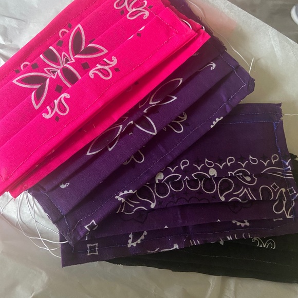 3-Ply Fitted Bandana Face Mask + Limited Editions - Picture 13 of 16